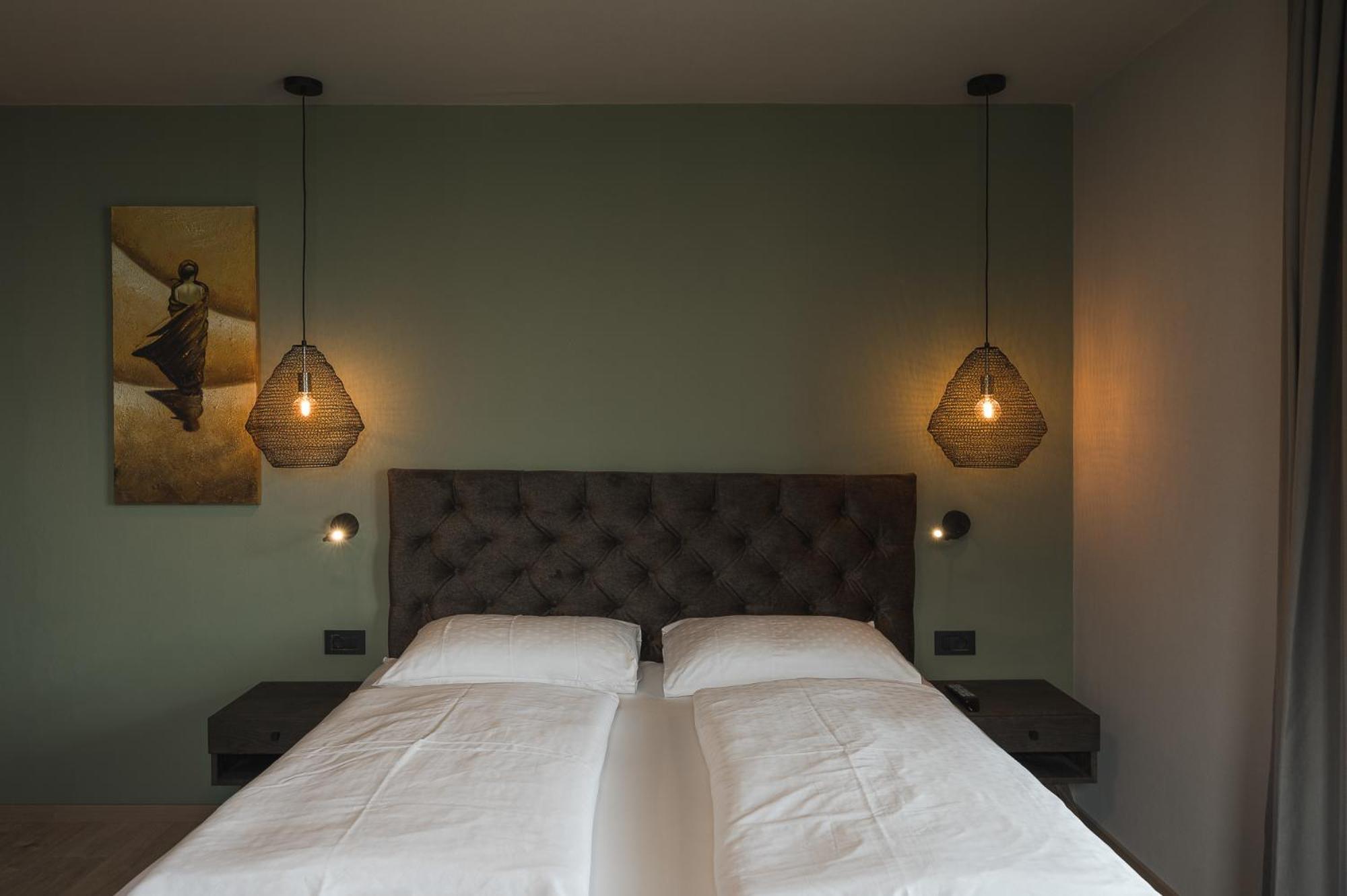 Haus Artus Aparthotel Шена Екстериор снимка