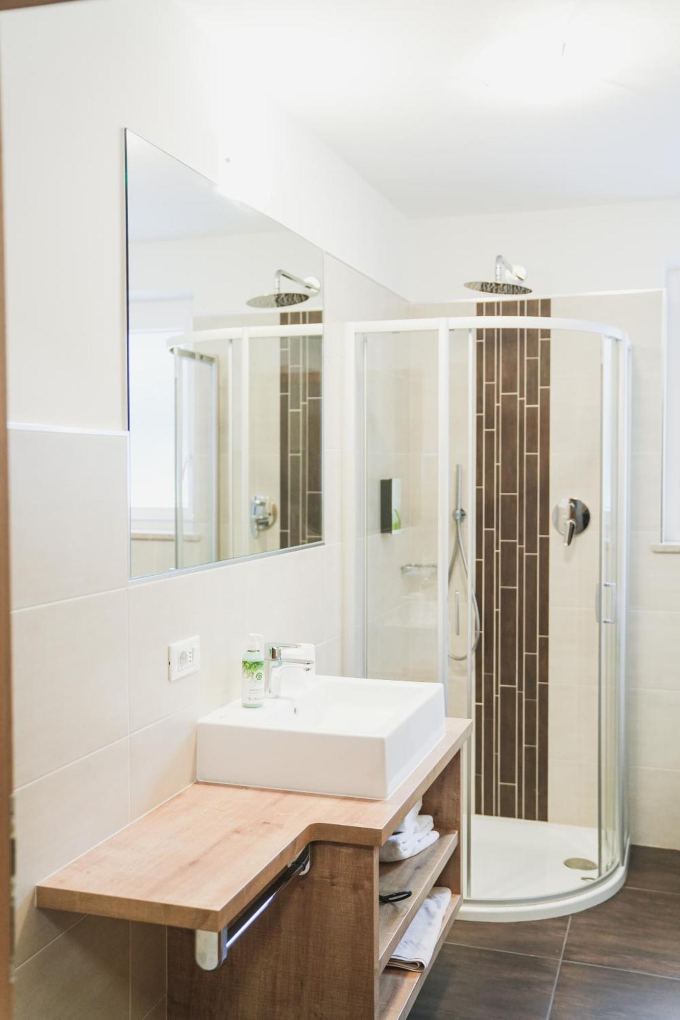 Haus Artus Aparthotel Шена Екстериор снимка