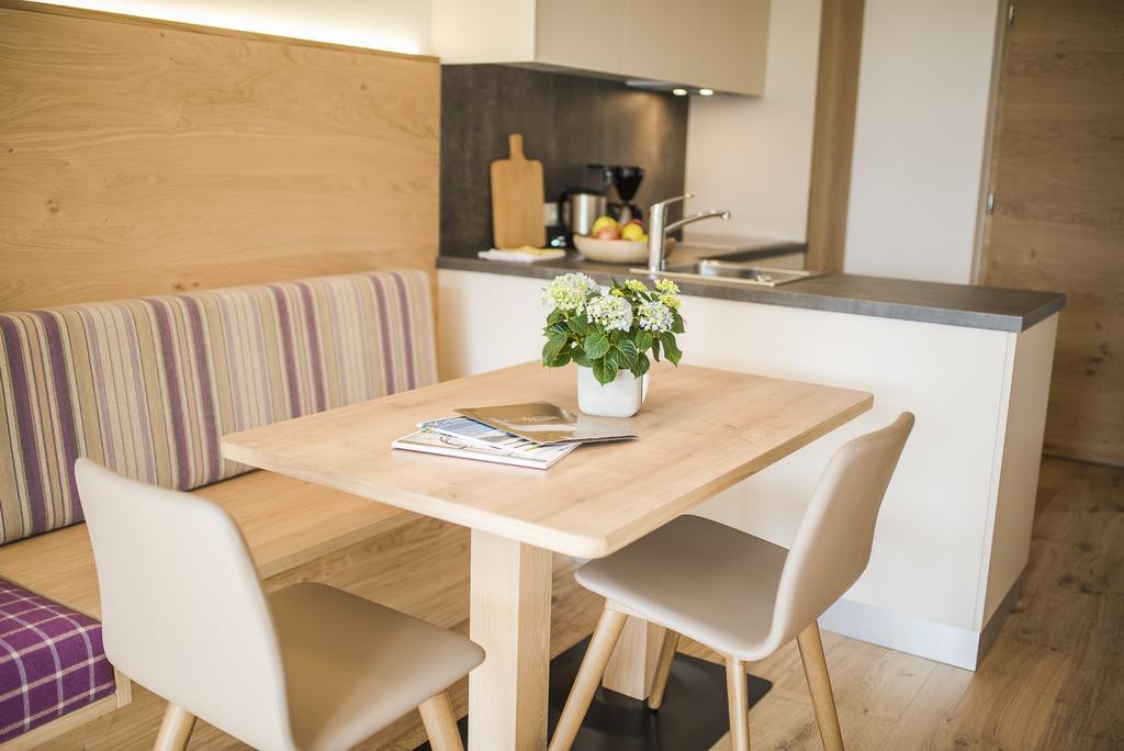 Haus Artus Aparthotel Шена Екстериор снимка