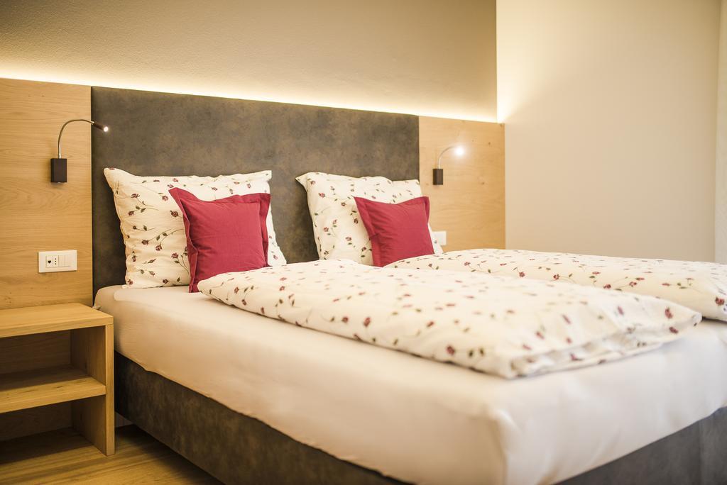 Haus Artus Aparthotel Шена Екстериор снимка