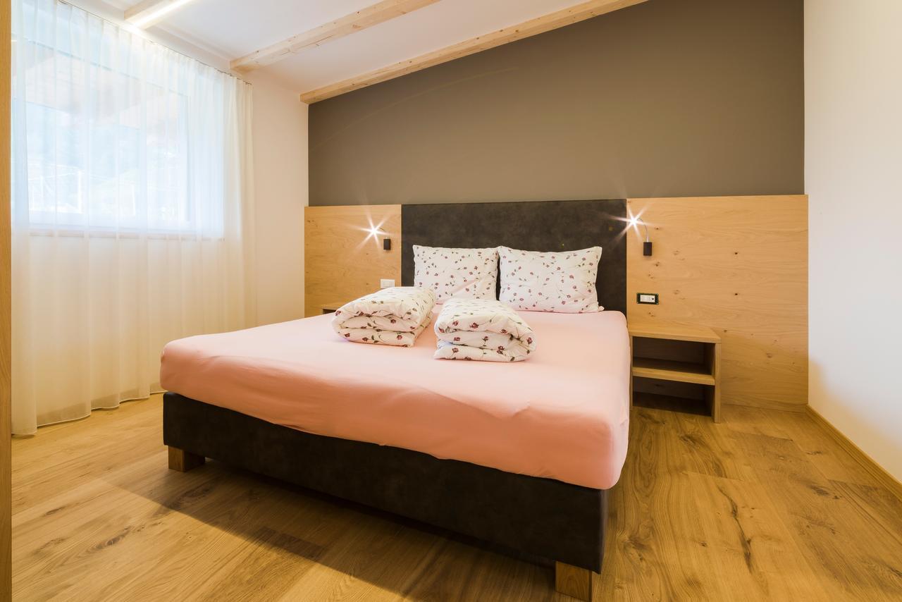 Haus Artus Aparthotel Шена Екстериор снимка